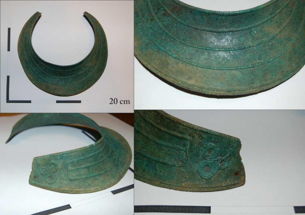 Napierśnik typu pochyłego, wzdłużnie żeberkowany, V okres epoki brązu (ca. 950-800/750 BC)